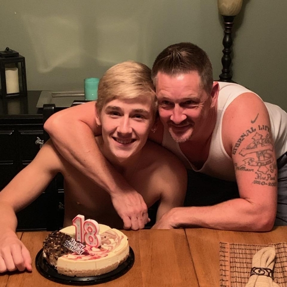 Meet your Posher, William - Picture 2 of 3